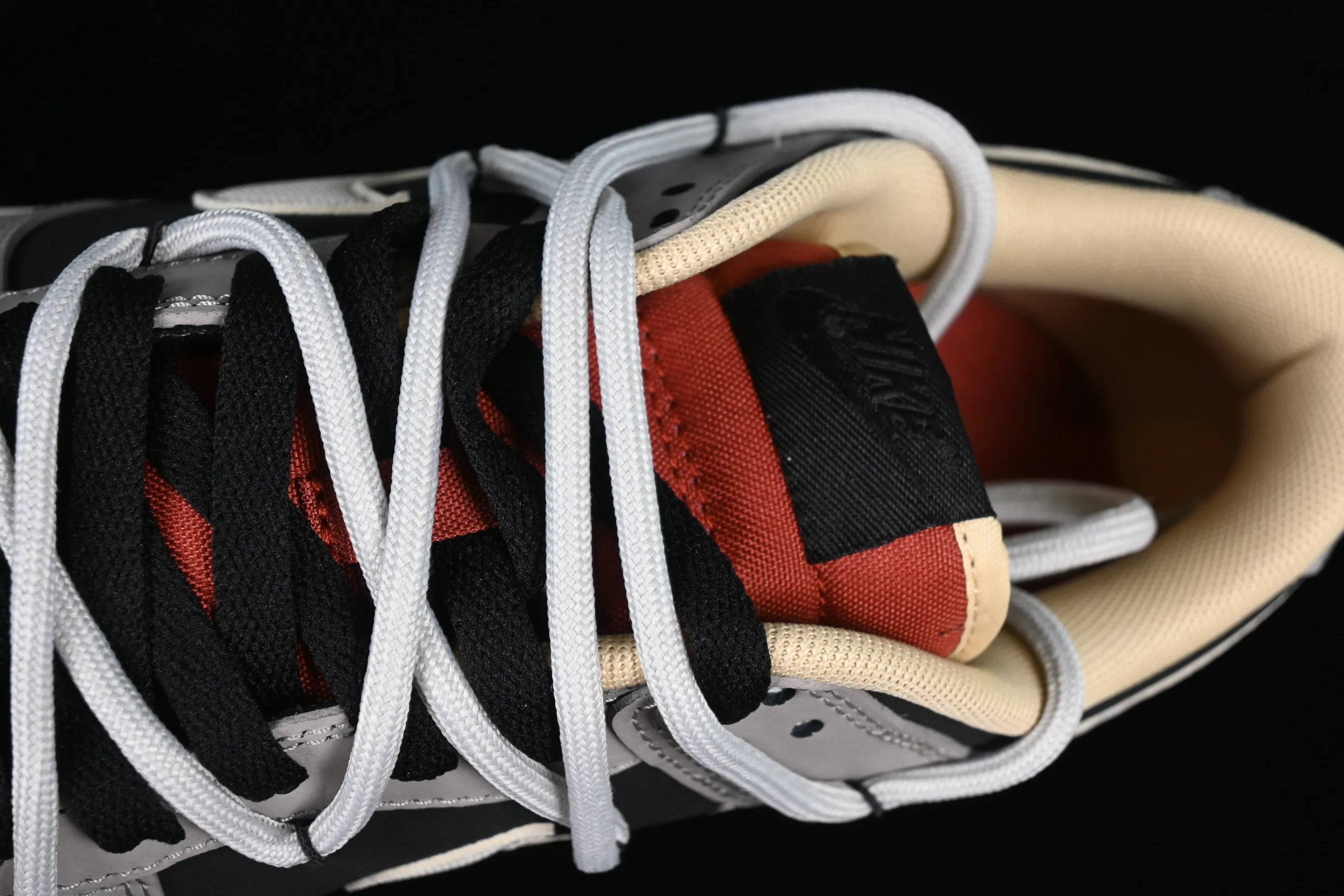 All Categories Nk SB Dunk Series Nk SB Dunk Low Low-top Sneakers Nk SB Dunk Low Bubble Jellyfish Dormant Volcano SB Strap Low-top Casual Sneakers DR9704-200